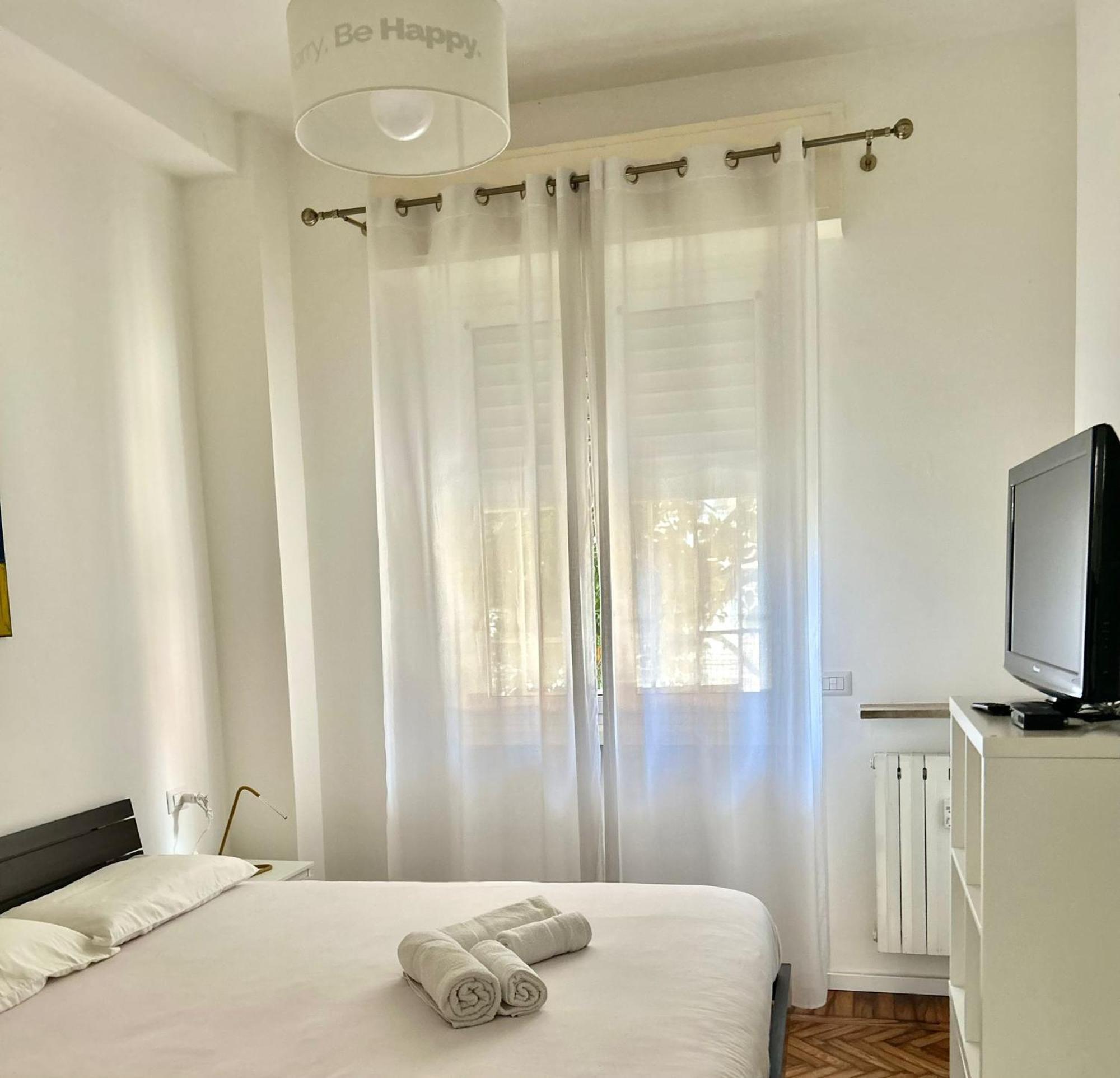 Lovely 2 Room Apartment With Small Garden Milánó Kültér fotó