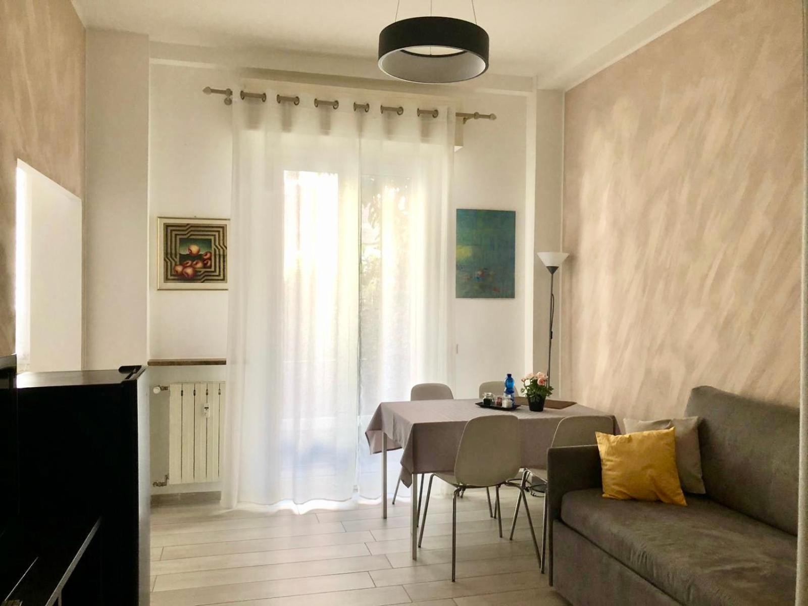 Lovely 2 Room Apartment With Small Garden Milánó Kültér fotó