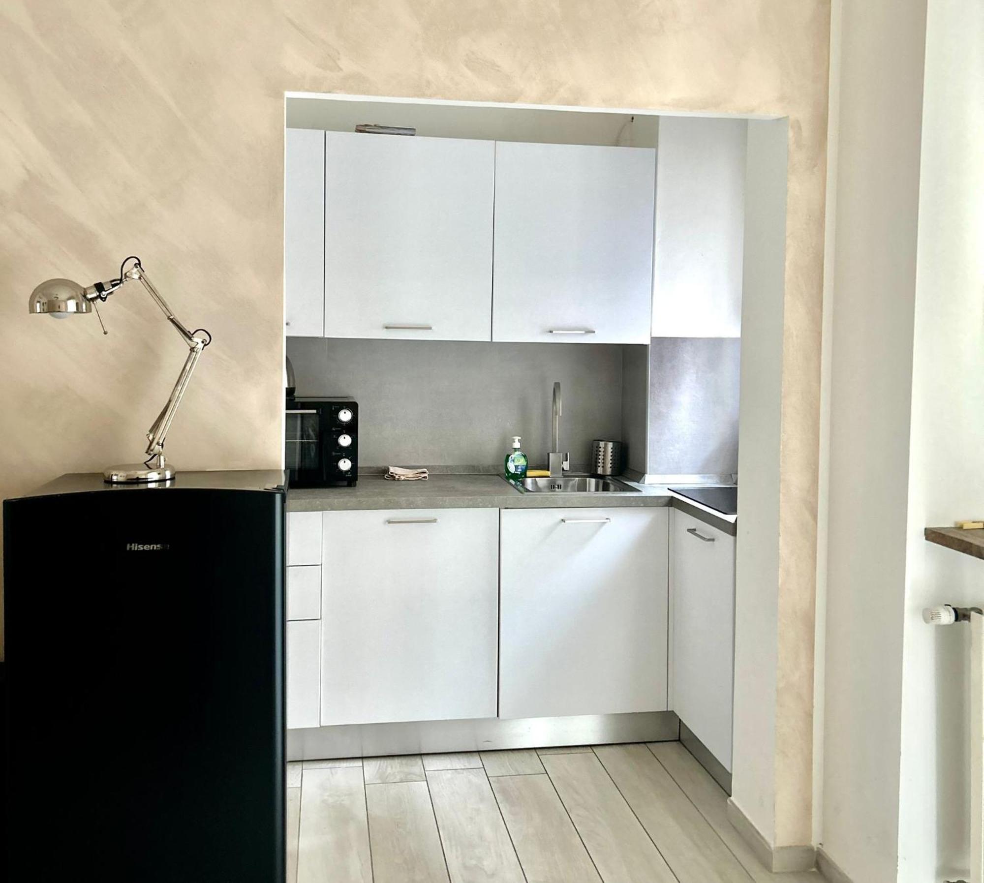 Lovely 2 Room Apartment With Small Garden Milánó Kültér fotó
